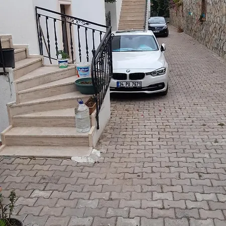 Kale Manzaralı Yazlık Ev
